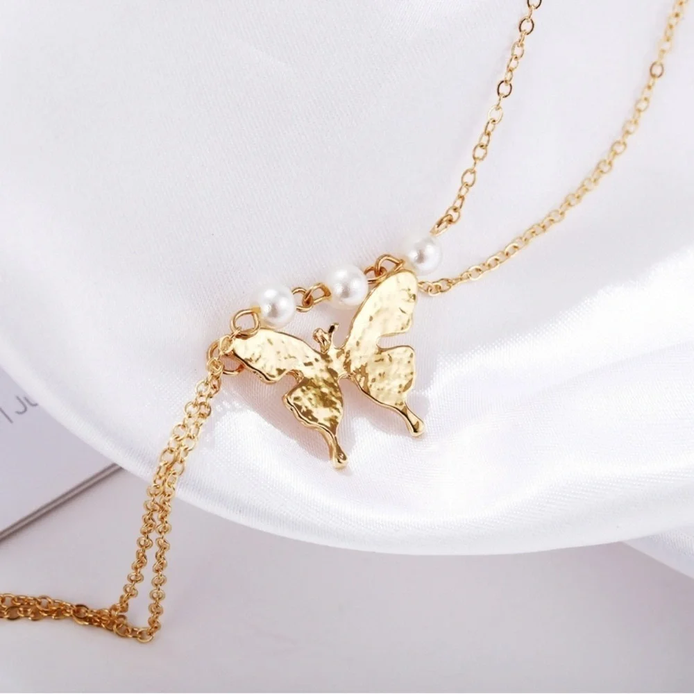 Elegant Gold Color Butterfly Necklace with Faux Pearls - NWOT - Picture 1 of 7